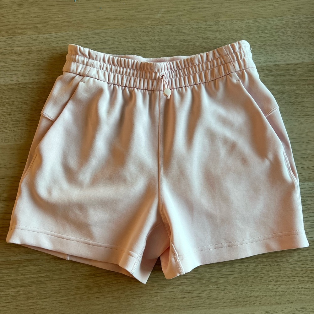 Lululemon Softstreme Shorts, Strawberry Milkshake - Picture 4 of 6